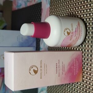 Holifrog Tashmoo water Lily milk wash